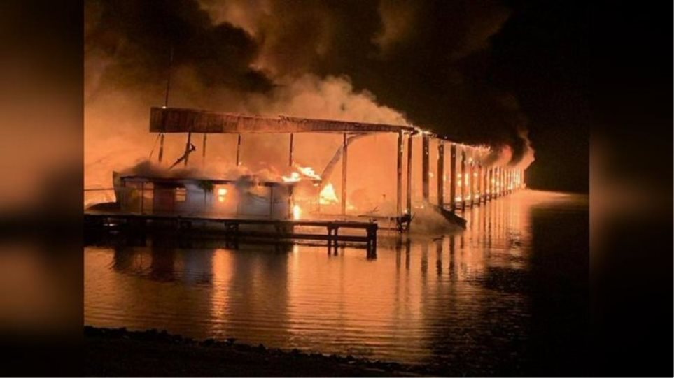 ΗΠΑ: Οκτώ άνθρωποι έχασαν τη ζωή τους από πυρκαγιά σε αγκυροβολημένα σκάφη