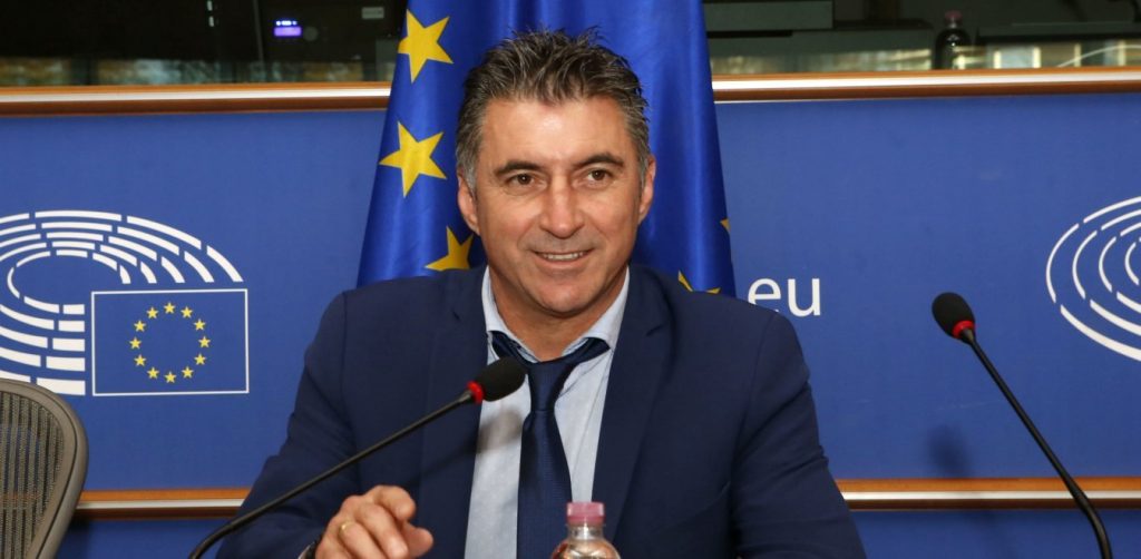 «Πυρά» Ζαγοράκη κατά Αυγενάκη: «Δεν μπορώ να συνευρίσκομαι στην ίδια πολιτική στέγη»