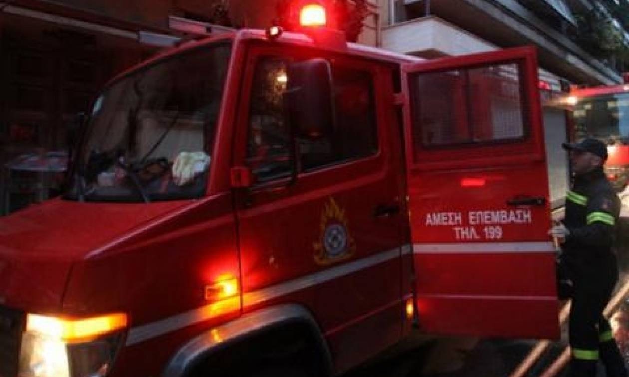 Εμπρηστικές επιθέσεις στην Πετρούπολη: Έβαλαν φωτιά σε δύο αυτοκίνητα τα ξημερώματα
