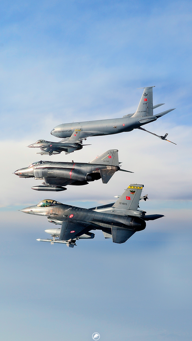 Αιγαίο: Υπερπτήσεις και 57 παραβιάσεις από τα τουρκικά μαχητικά