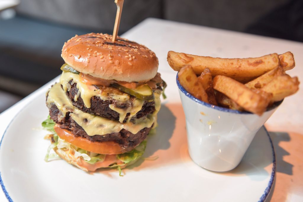 Απίστευτο: Το πιο λαχταριστό μπέργκερ… δεν περιέχει κρέας! (βίντεο)