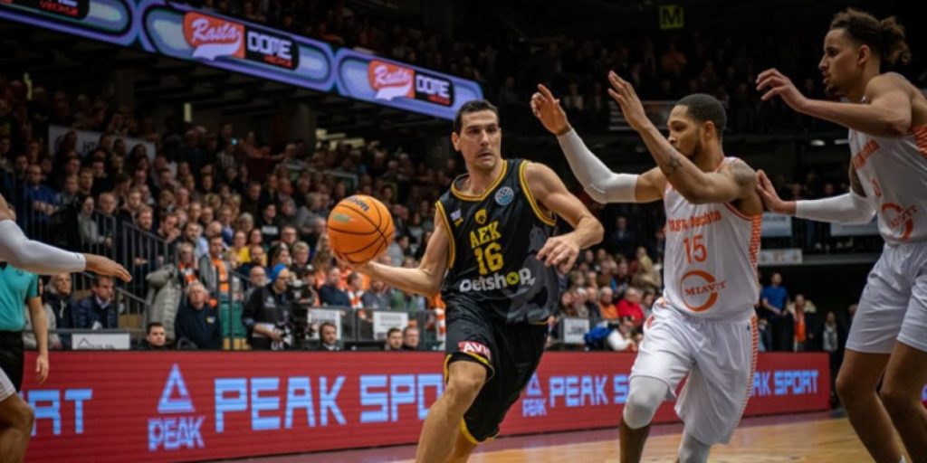 Basketball Champions League: Πρόκριση για την ΑΕΚ μετά το διπλό στη Γερμανία επί της Ράστα Βέχτα