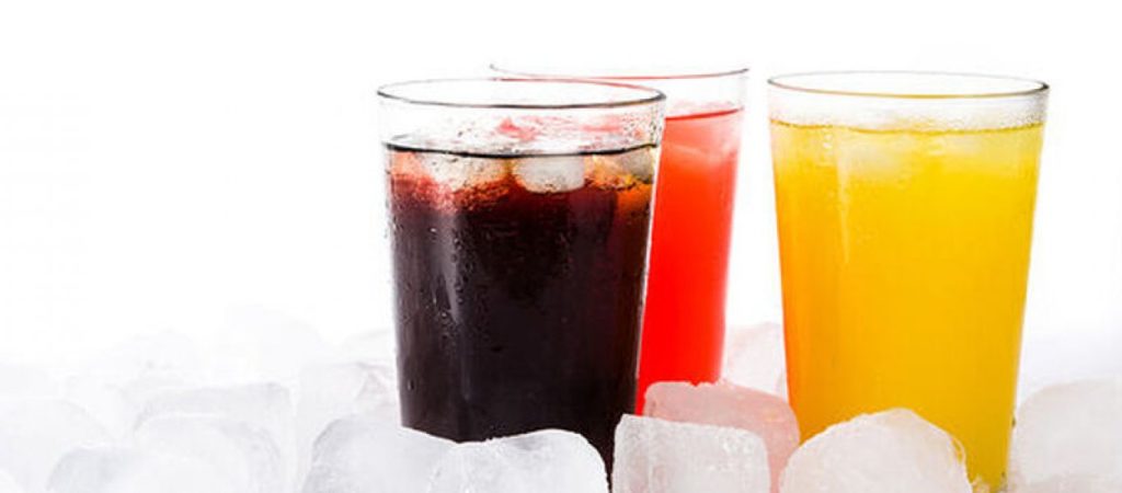 Προσοχή: Πότε και ποια αναψυκτικά διπλασιάζουν τον κίνδυνο εγκεφαλικού επεισοδίου στις γυναίκες