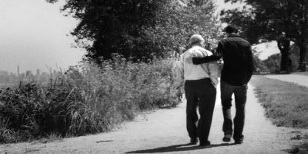 «Εγώ στην ηλικία σου…»: 4 πράγματα που οι πατεράδες μας (λένε ότι) έκαναν καλύτερα από εμάς