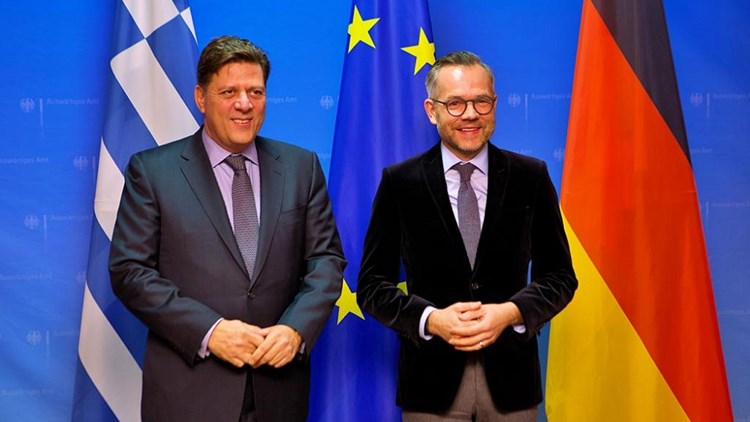 Μ. Βαρβιτσιώτης: Συνάντηση με τον Μίχαελ Ροτ στο Βερολίνο – Τι συζητήθηκε (φώτο)