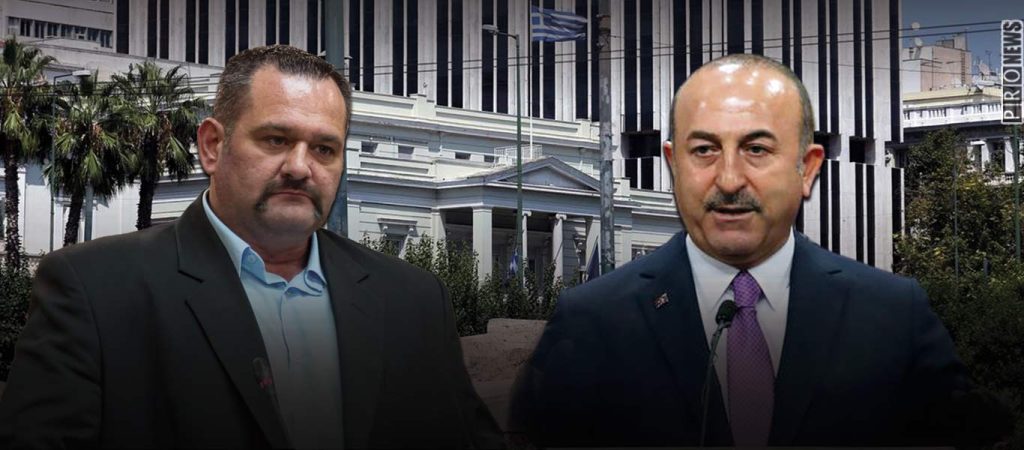 Η κυβέρνηση καταδίκασε το σκίσιμο της τουρκικής σημαίας αλλά όχι τις δηλώσεις Τσαβούσογλου 