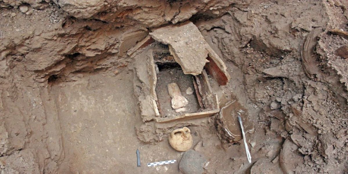 Μεγάλης αρχαιολογικής σημασίας ευρήματα βρέθηκαν στην προϊστορική πόλη του Ακρωτηρίου Θήρας (φώτο)
