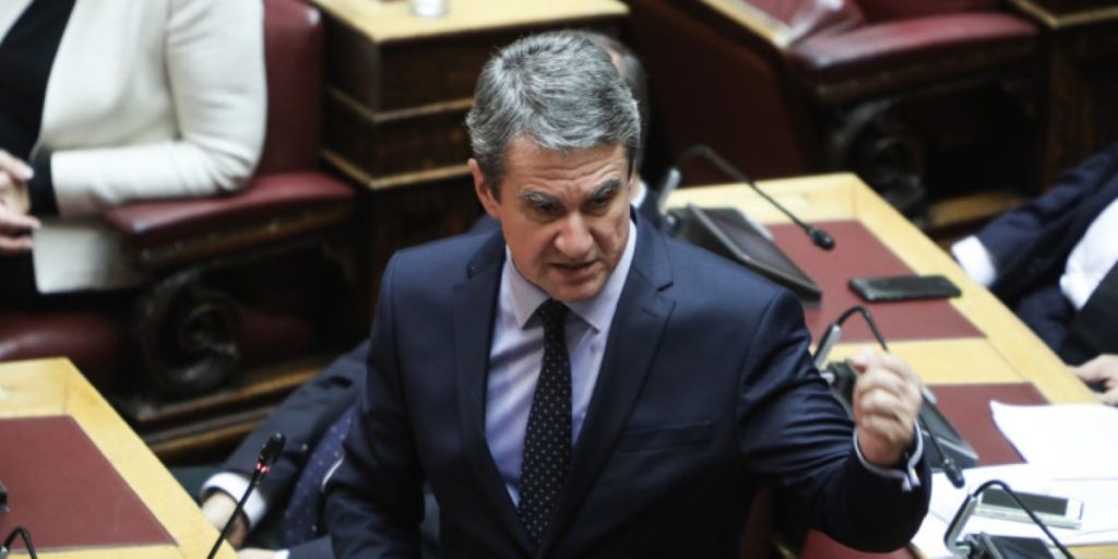 Ανδρέας Λοβέρδος: «Η χώρα έχει σημαντικότερα προβλήματα από το ποδόσφαιρο»