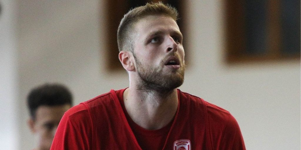 Ολυμπιακός: Ρήξη συνδέσμων ο Βασίλης Χαραλαμπόπουλος – «Εκτός» για την υπόλοιπη σεζόν