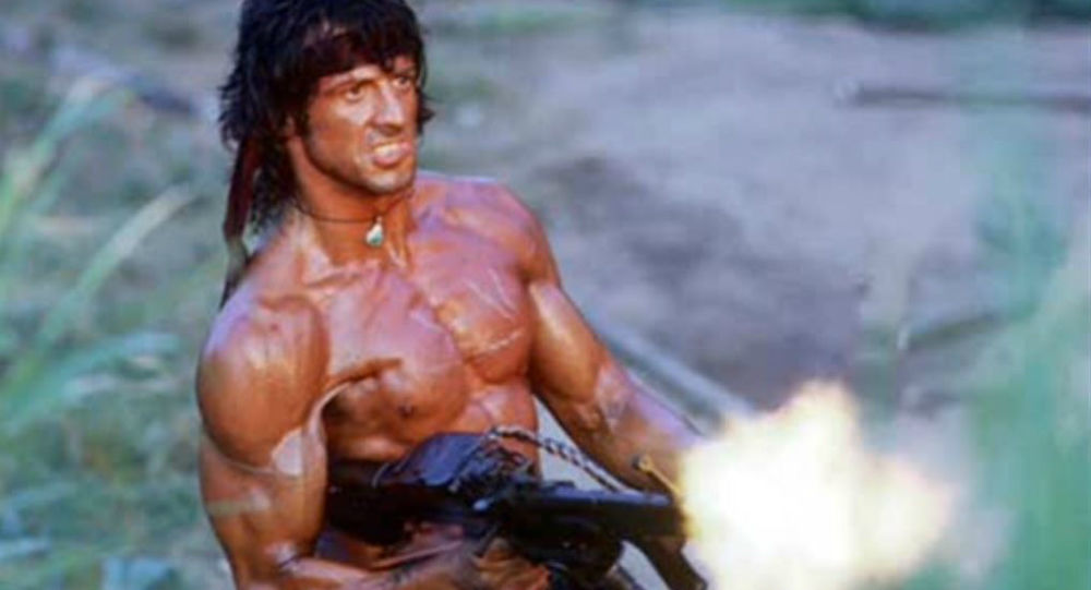 Ο «Ράμπο» γέρασε: Ο Σιλβέστερ Σταλόνε με άσπρα μαλλιά και μούσια (βίντεο)