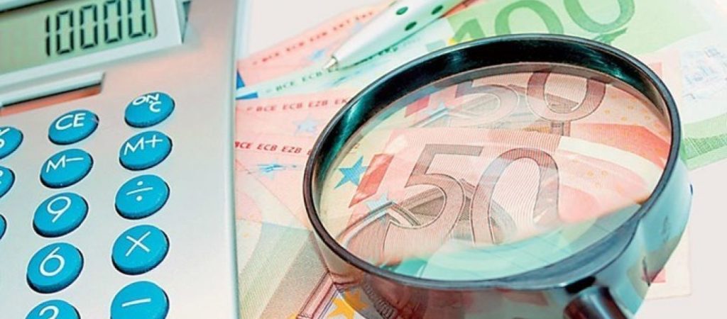 Υπουργεία: Μπαίνει “φρένο” στις δαπάνες για φως, νερό, τηλέφωνα