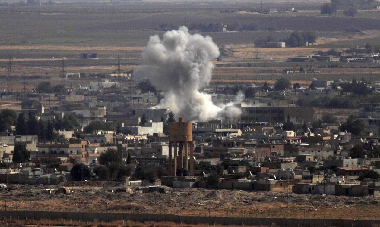 Συρία: Ξεκληρίστηκε οικογένεια σε αεροπορικές επιδρομές – Τέσσερις δημοσιογράφοι τραυματίες