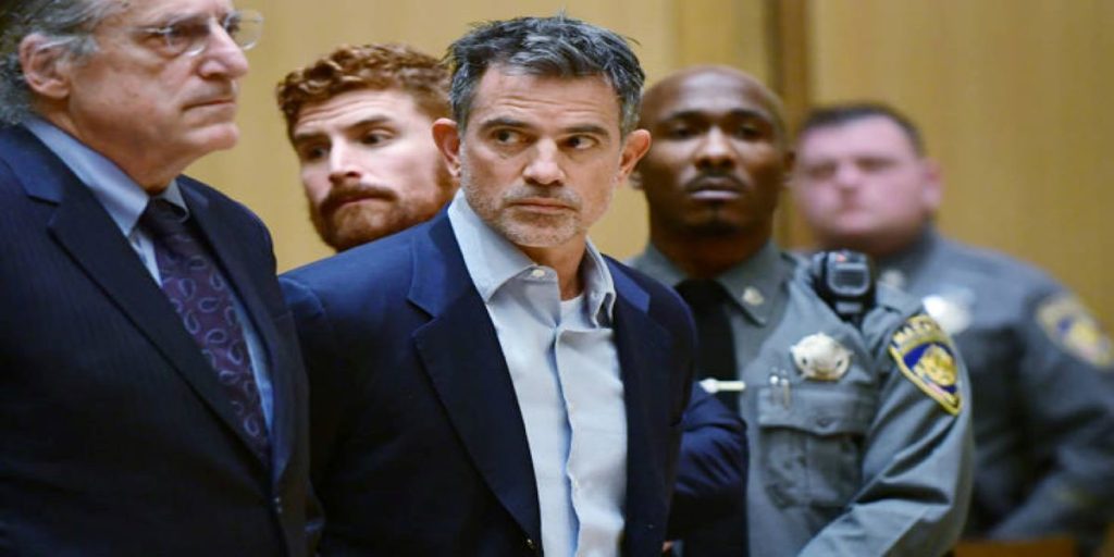 Δεν «κλείνει» η υπόθεση Ντούλου: Η δικηγόρος του θέλει να αθωώσει τον Έλληνα επιχειρηματία