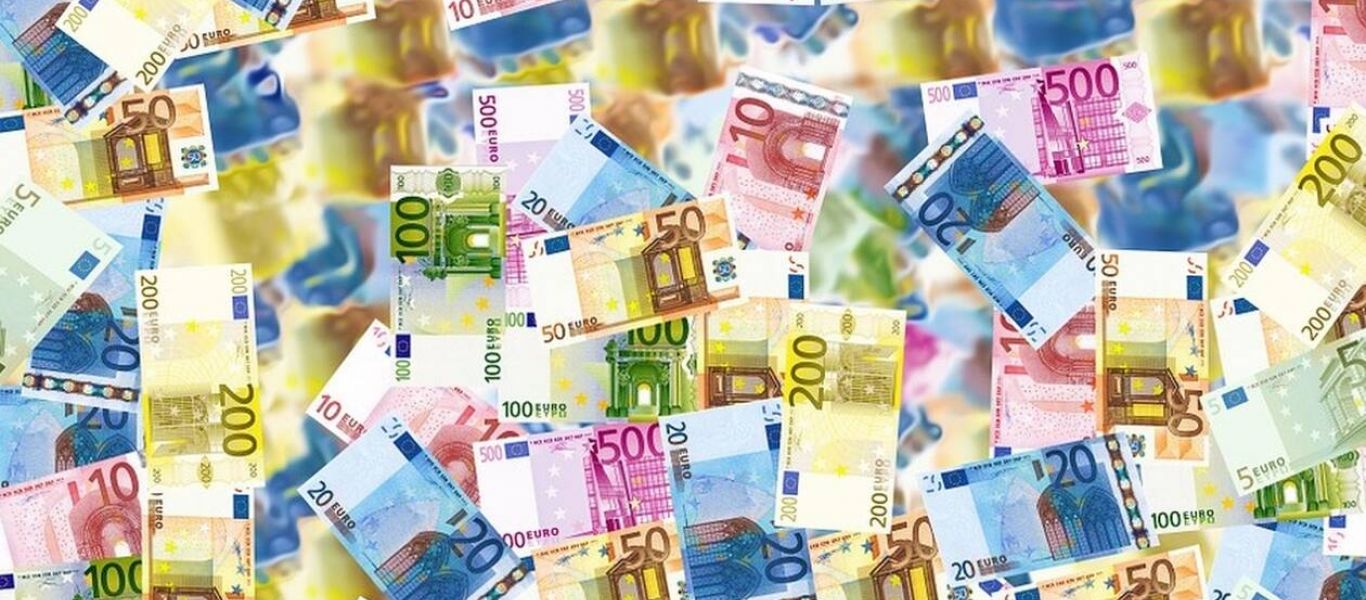 Το κανόνι έσκασε: Η φούσκα που έκανε 40.000 Έλληνες να τα χάσουν όλα σε μια μέρα