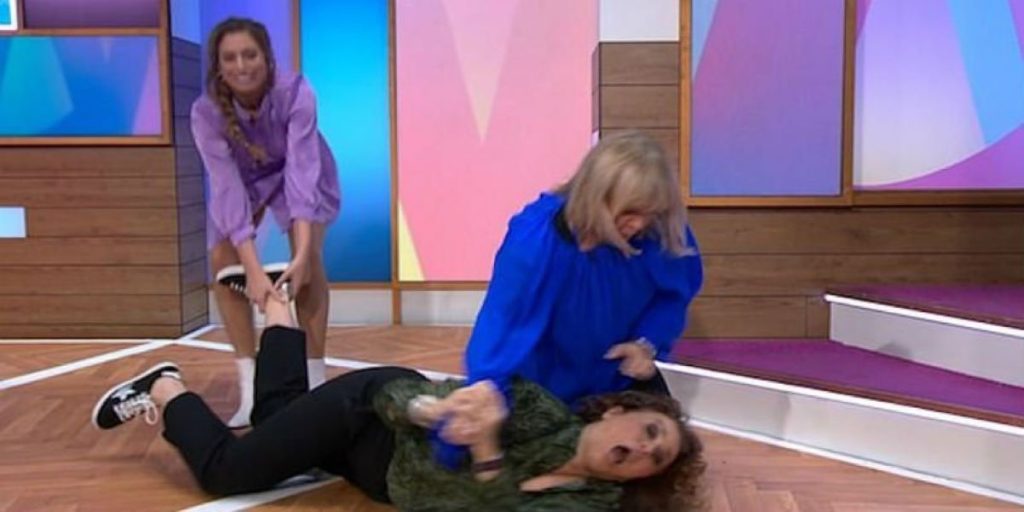 Βρετανία: Άγριο ξύλο σε πάνελ για «εκπαιδευτικούς» λόγους (βίντεο)