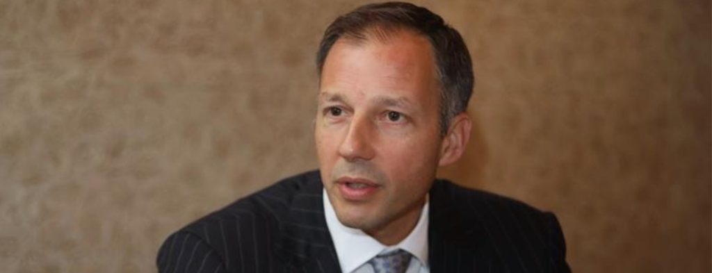 Στην Κύπρο ο υφυπουργός Εξωτερικών των ΗΠΑ – Η ατζέντα των επαφών του