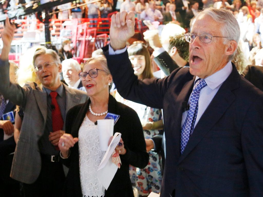 Αυτή είναι η πλουσιότερη μη βασιλική οικογένεια – Καθημερινά η περιουσία της αυξάνεται κατά 100 εκατ. (φώτο)