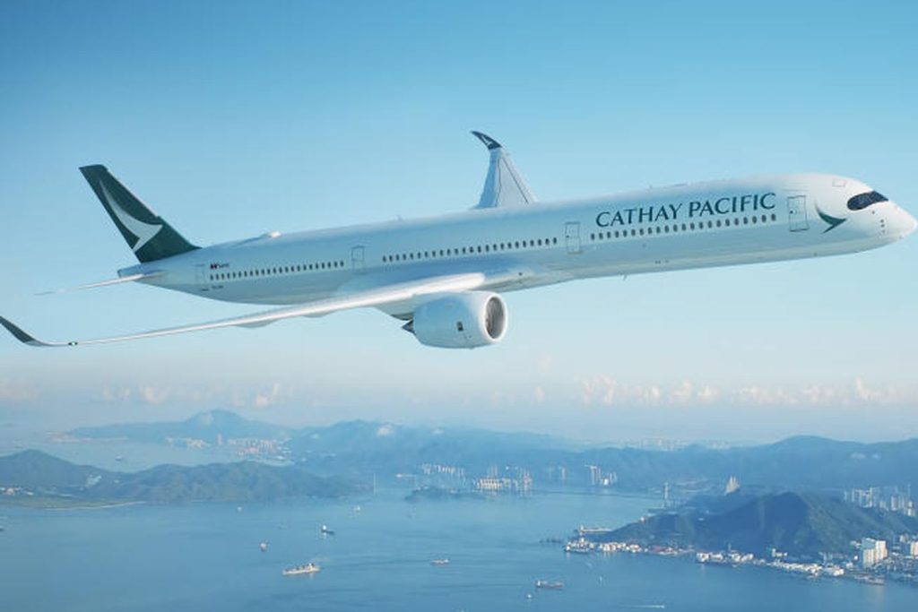 Η Cathay Pacific ζητά από 27.000 υπαλλήλους της να πάρουν άδεια άνευ αποδοχών λόγω κορωνοϊού