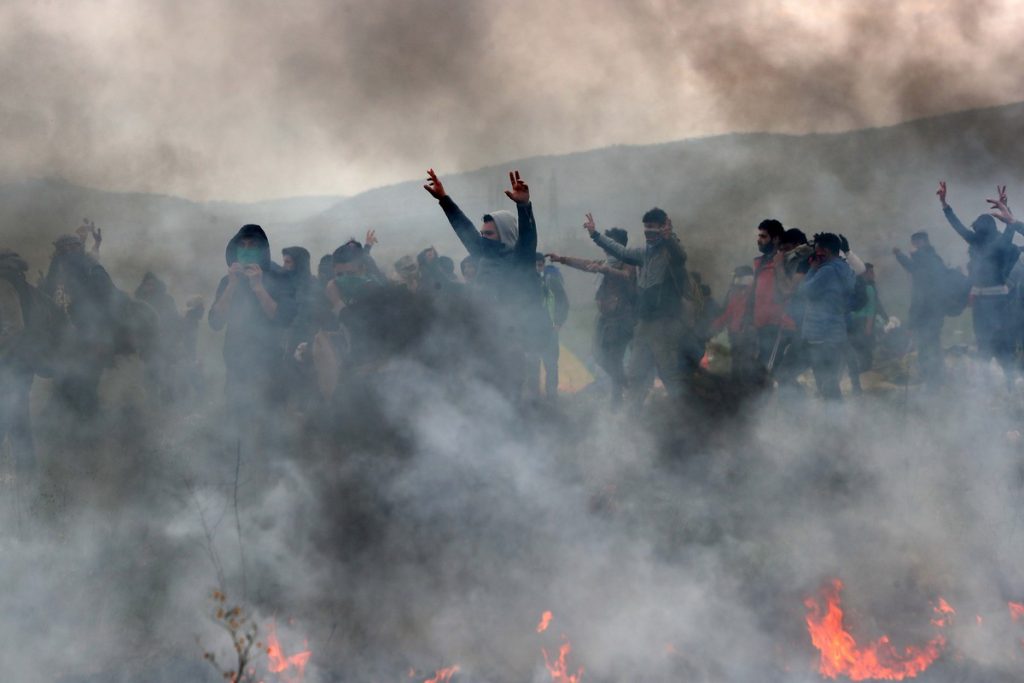 Σχέδιο γενικής εξέγερσης των παράνομων μεταναστών: Συγκρούσεις ΜΑΤ και αλλοδαπών στην Λέρο
