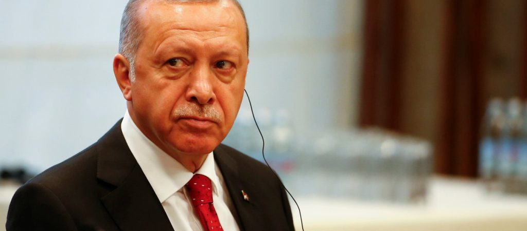 Ο Ρ.Τ.Ερντογάν, οι συμβουλές για τον κορωνοϊό και το πετιμέζι από μούρα