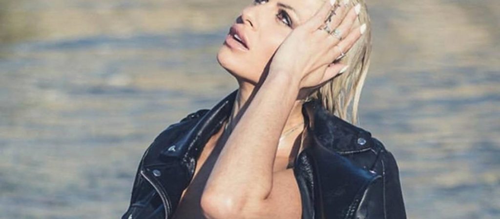 «Έσπειρε εμφράγματα» η Ευρυδίκη Παπαδοπούλου – Βγήκε στο «Μy style rocks» χωρίς σουτιέν (upd)