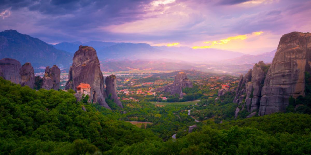 Αφιέρωμα του National Geographic στα Μετέωρα: H πανέμορφη Μονή Ρουσάνου και τα μυστικά της (φώτο)