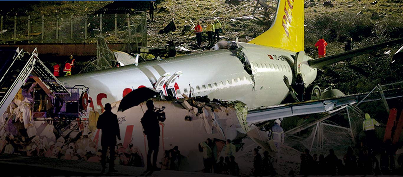 Τουρκία: Αεροπλάνο συνετρίβη σε αεροδρόμιο της Κωνσταντινούπολης – Κόπηκε στα δύο (βίντεο)
