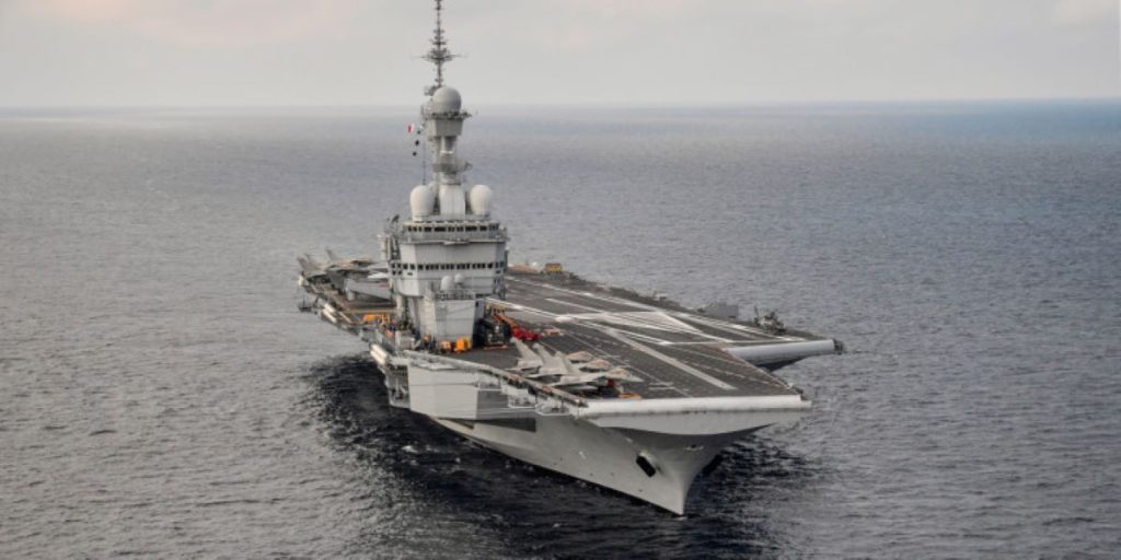Το γαλλικό αεροπλανοφόρο «Σαρλ ντε Γκωλ» πλέει στην κυπριακή ΑΟΖ – Δείτε τους χάρτες (φώτο)