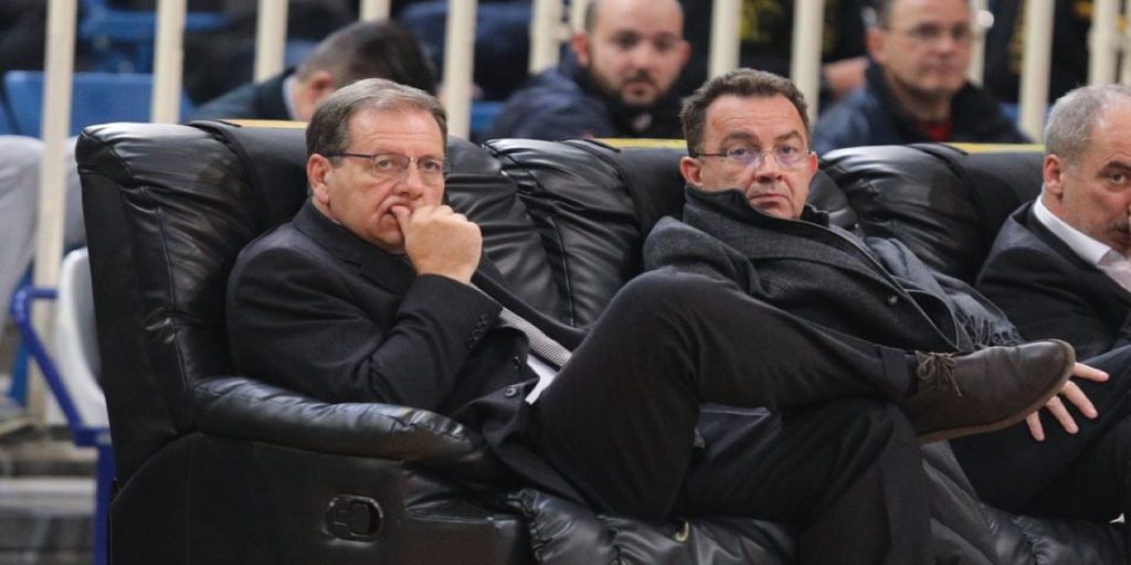 Ελληνικό μπάσκετ: «Κόλαφος» η ΑΕΚ κατά του Γ. Βασιλακόπουλου – «Είναι ανήμπορος και ανίκανος»