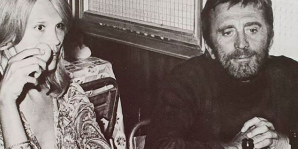 Ανάρτηση της Αμάντα Ληρ για Κερκ Ντάγκλας: «Μου είχε ζητήσει τσιγαριλίκι» (φώτο)