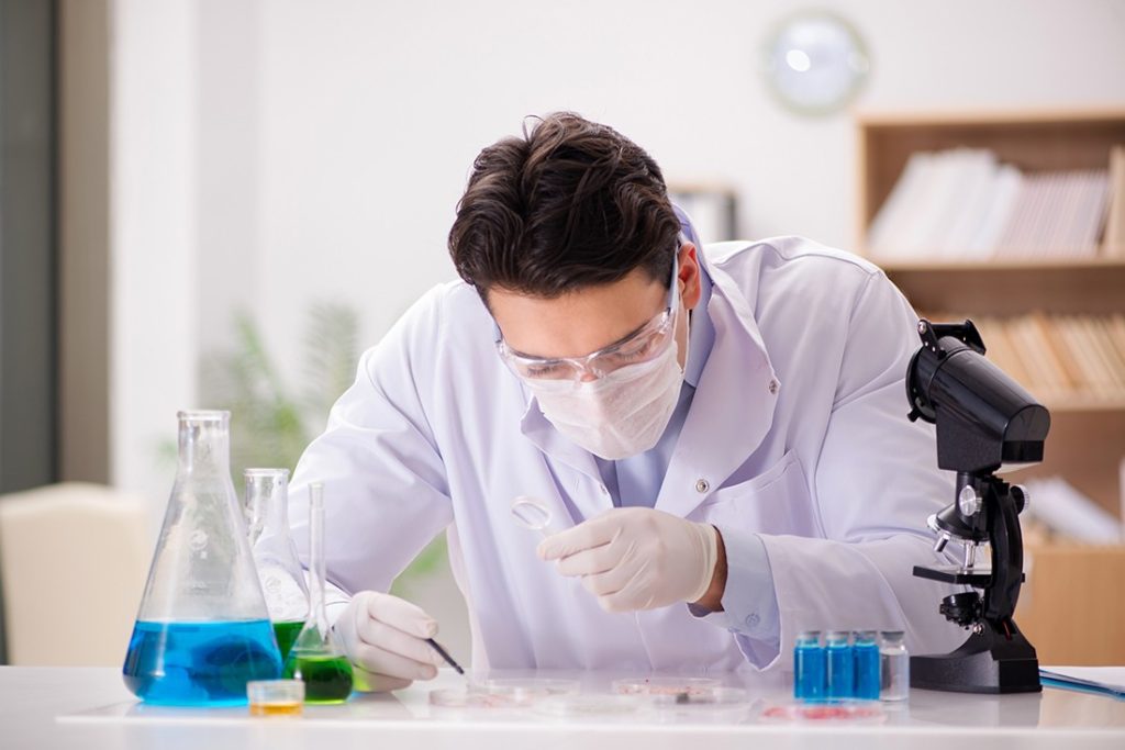 Έρευνα αποκαλύπτει ότι ο καρκίνος προειδοποιεί ακόμη και 35 χρόνια νωρίτερα