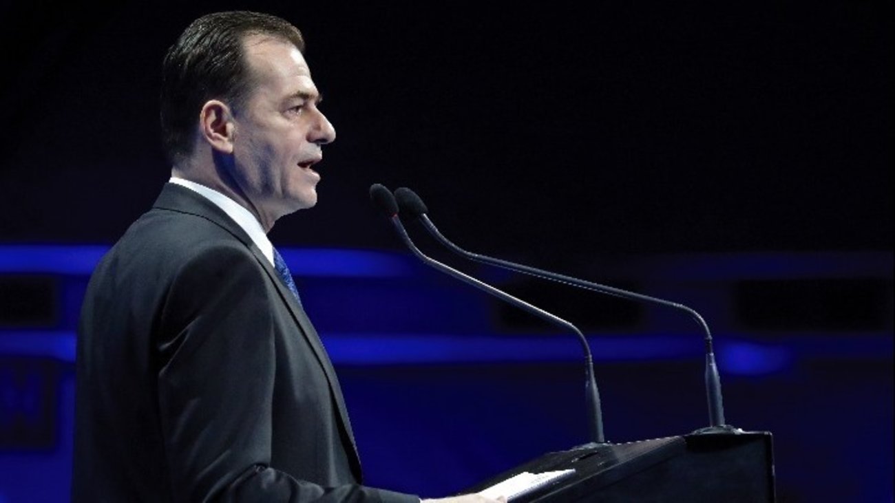 «Έπεσε» η κυβέρνηση του Ορμπάν στη Ρουμανία – Βρισκόταν μόλις τρεις μήνες στην εξουσία