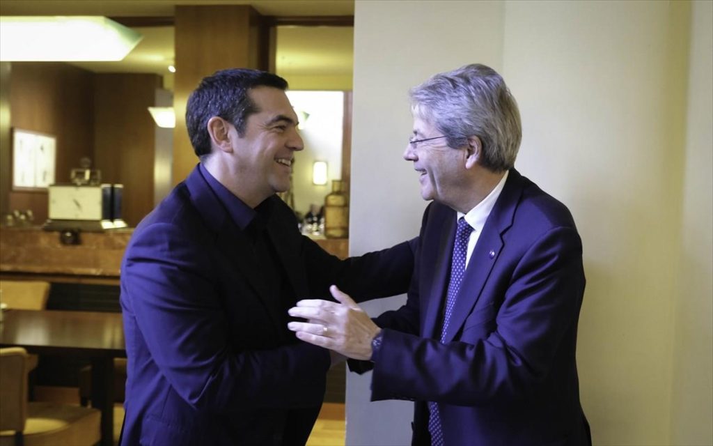 Α. Τσίπρας σε Π. Τζεντιλόνι: «Στηρίζουμε την ανάγκη μείωσης των πρωτογενών πλεονασμάτων»