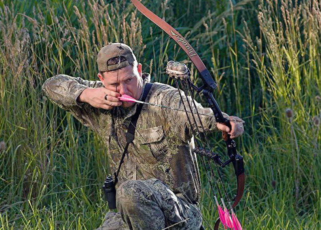 ΗΠΑ: Σημάδεψε με τόξο τα πίτμπουλ που επιτέθηκαν στον γείτονά του, αλλά τελικά πέτυχε εκείνον