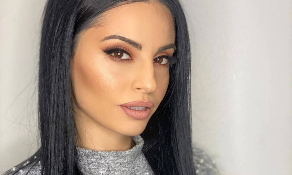 «Χαμός» με τη Δήμητρα Αλεξανδράκη: Δεν άφησαν να την πλησιάσουν οι κάμερες – «Κατέβασέ το κάτω» (βίντεο)