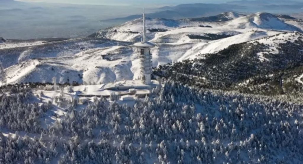 Σφοδρή επιδείνωση του καιρού το Σάββατο: Δείτε σε ποιες περιοχές αναμένεται να χιονίσει (φώτο)