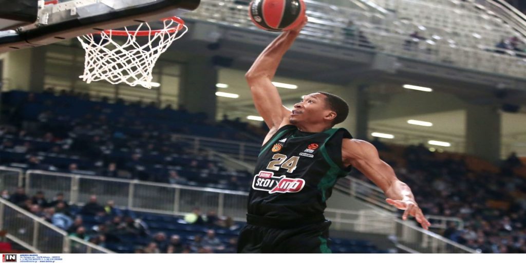 Παναθηναϊκός: Απίστευτη γκάφα από τον Τόμας – Πάσαρε τη μπάλα σε… διαιτητή (βίντεο)