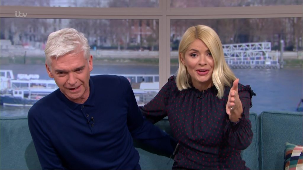 Αποκάλυψη γνωστού Βρετανού παρουσιαστή: Παραδέχθηκε πως είναι γκέι μετά από 27 χρόνια γάμου! (φώτο)