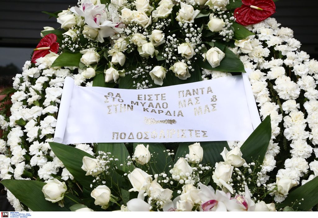 Θύρα 7: Πλήθος κόσμου τίμησε την μνήμη των αδικοχαμένων οπαδών (φώτο)