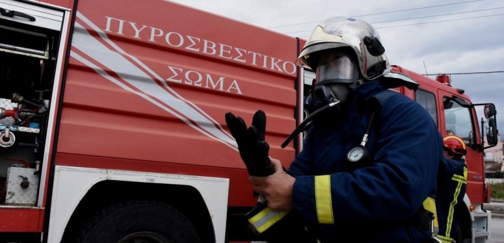 Θεσσαλονίκη: Φωτιά σε κατοικία – Έφτασαν επί τόπου τρία οχήματα Πυροσβεστικής