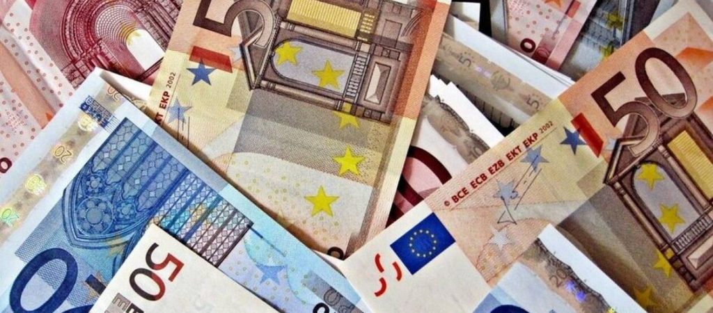 «Λεφτά υπάρχουν…»: Ποιοι και που έχουν τις μεγαλύτερες τραπεζικές καταθέσεις στην Ελλάδα; (φωτο)