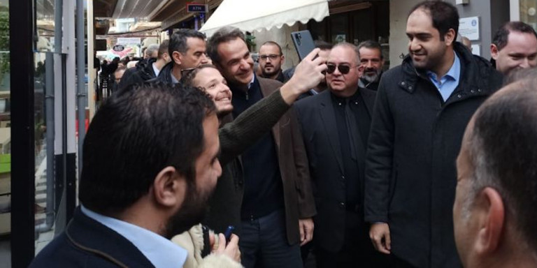 Η μαντινάδα που αφιέρωσαν οι Κρητικοί στον Κ.Μητσοτάκη – ​«Κυριάκο, βάστα δυνατά, του κράτους το τιμόνι…»