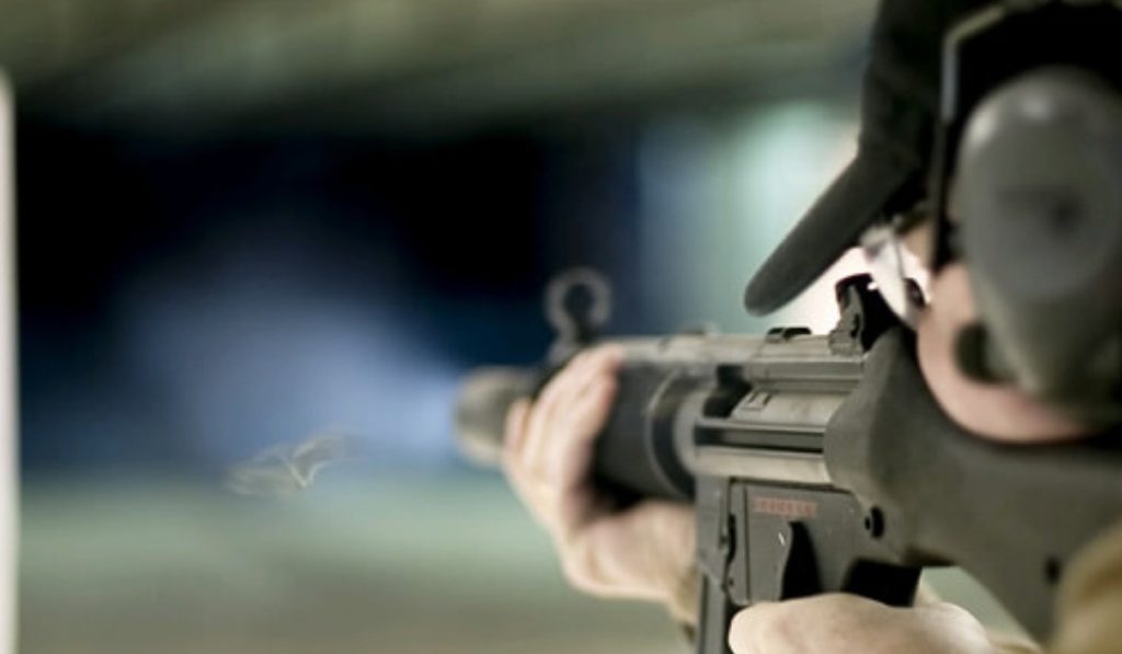 Αλωνίζουν οι Αλβανοί κακοποιοί: Βροχή πυροβολισμών με την αστυνομία και δύο τραυματίες στην Κόρινθο