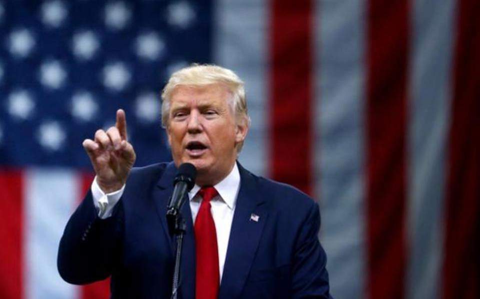 Σάλος με φωτογραφίες του «μαυρισμένου» Τραμπ – Fake news απαντά ο Πρόεδρος