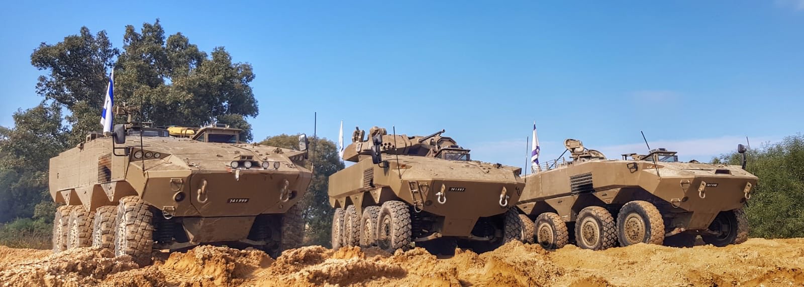 Ισραήλ: Το τροχοφόρο ΤΟΜΠ Eitan μπαίνει  σε παραγωγή