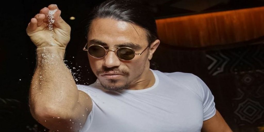 «Salt Bae»: Ετοιμάζεται να ανοίξει και δεύτερο εστιατόριο στο νησί της Μυκόνου