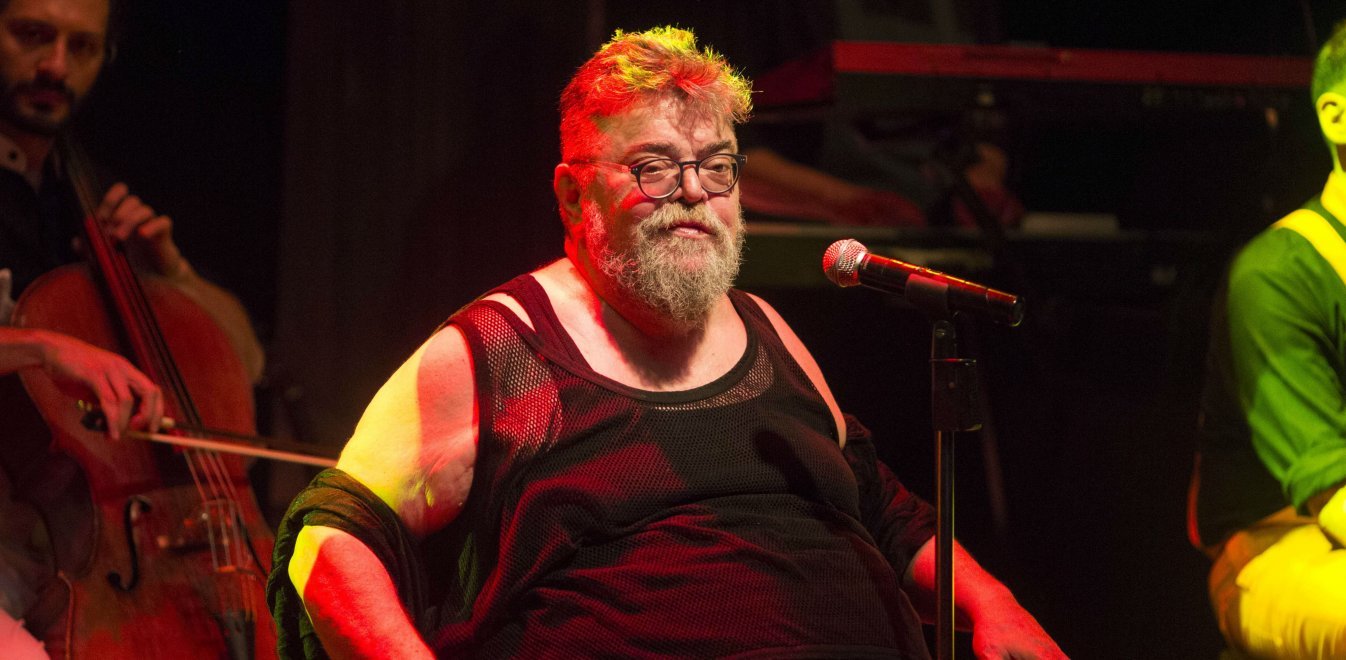 Στ. Κραουνάκης για τα αθυρόστομα τραγούδια του: «Έκανα πλάκα» (φώτο)