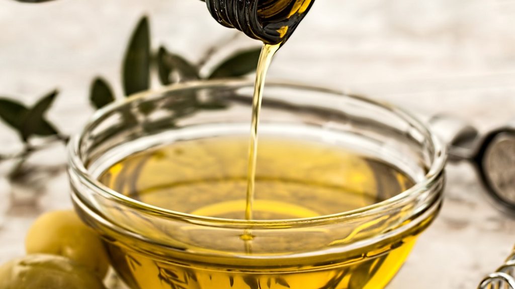 Ελαιόλαδο: Οι ευεργετικές του επιδράσεις στο σώμα και τον εγκέφαλο