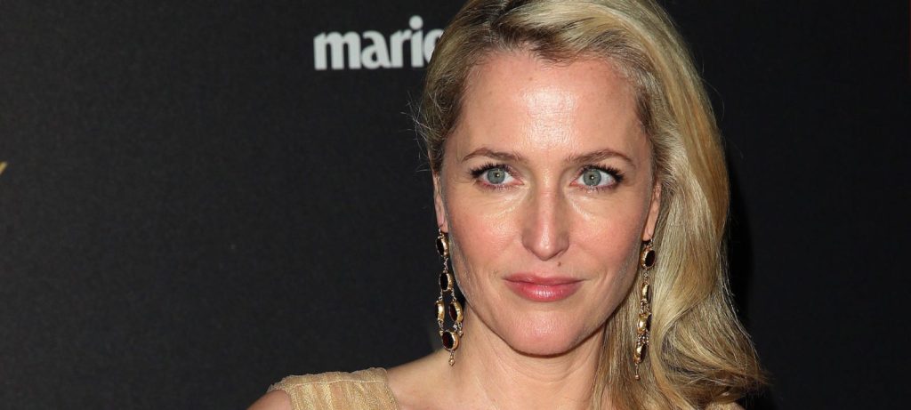 Αυτή είναι η πιο… «ακατάλληλη» φωτογραφία που θα μπορούσε να δημοσιεύσει από την Ελλάδα η Gillian Anderson (φώτο)