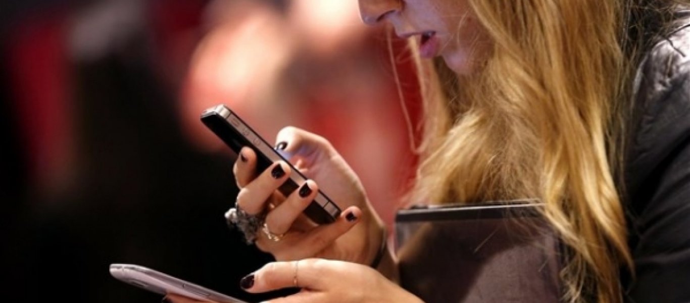 Το γνωρίζατε; – Να γιατί «νεκρώνει» το κινητό μας στην πολυκοσμία (βίντεο)